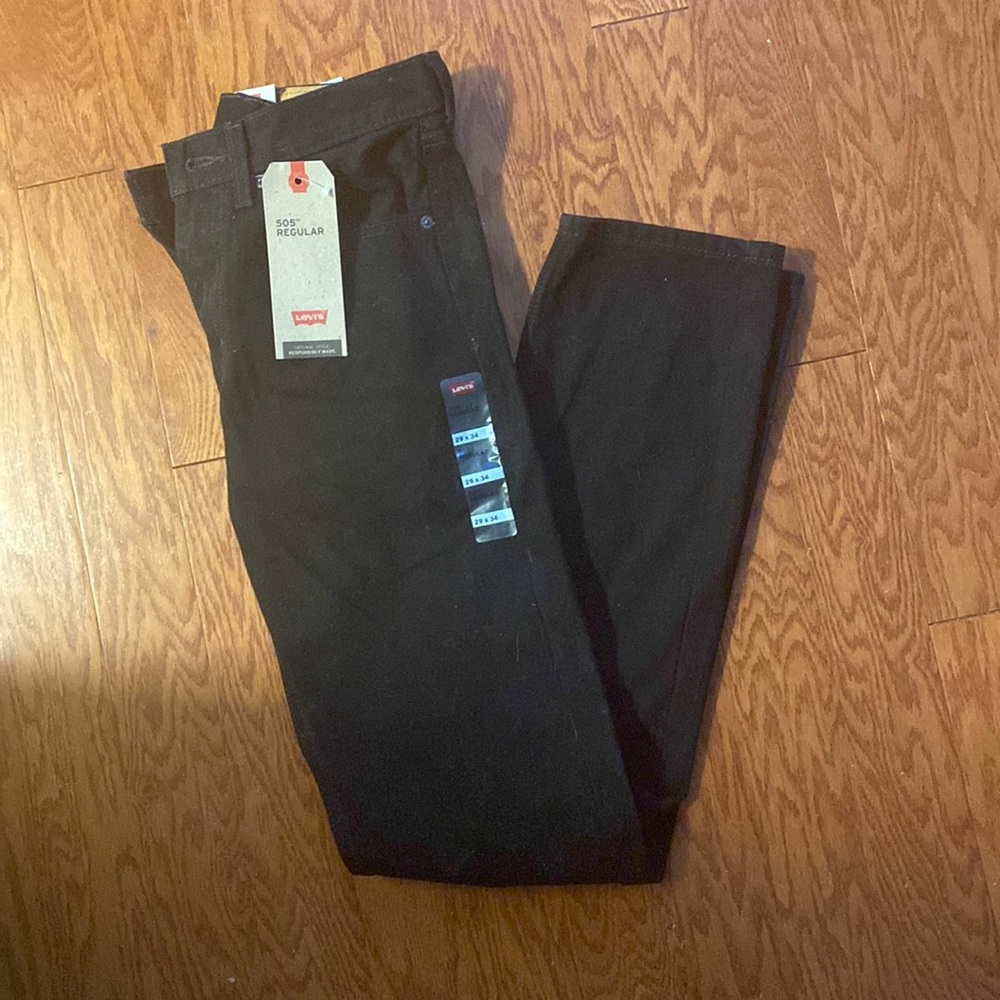 NWT Straight Leg Levi’s